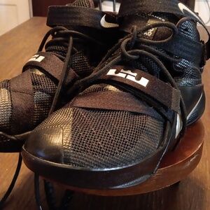 Nike Kids Black LeBron Sneakers